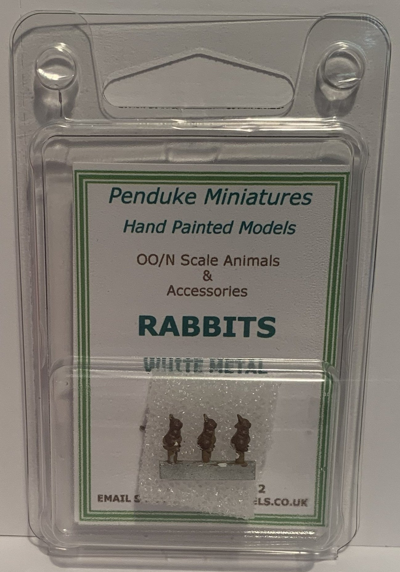 RABBITS X 3 GREY or BROWN 00 SCALE