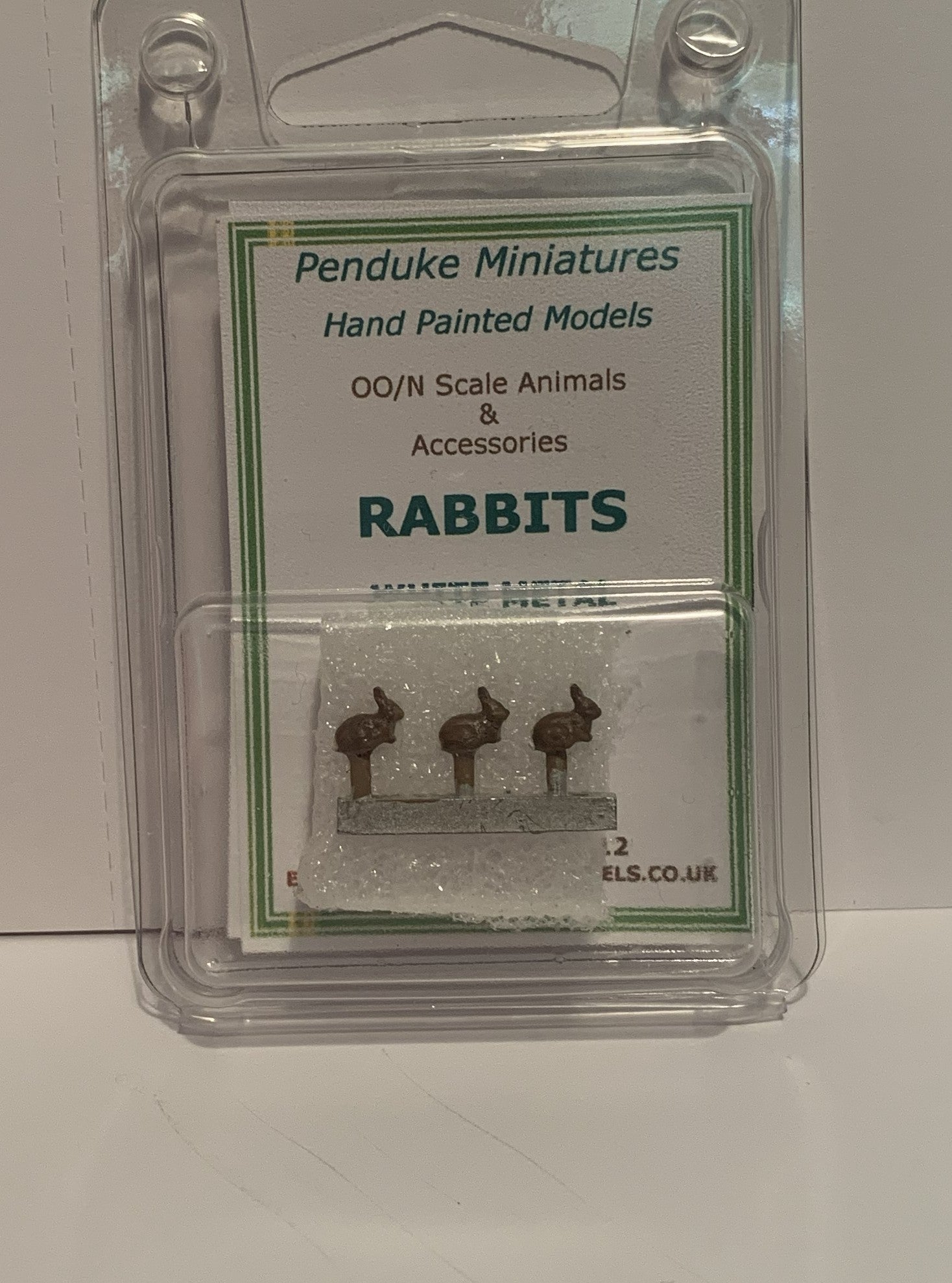 RABBITS X 3 GREY or BROWN 00 SCALE