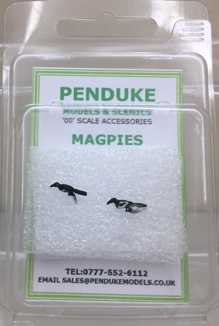 BIRDS MAGPIES X 2  '00' SCALE