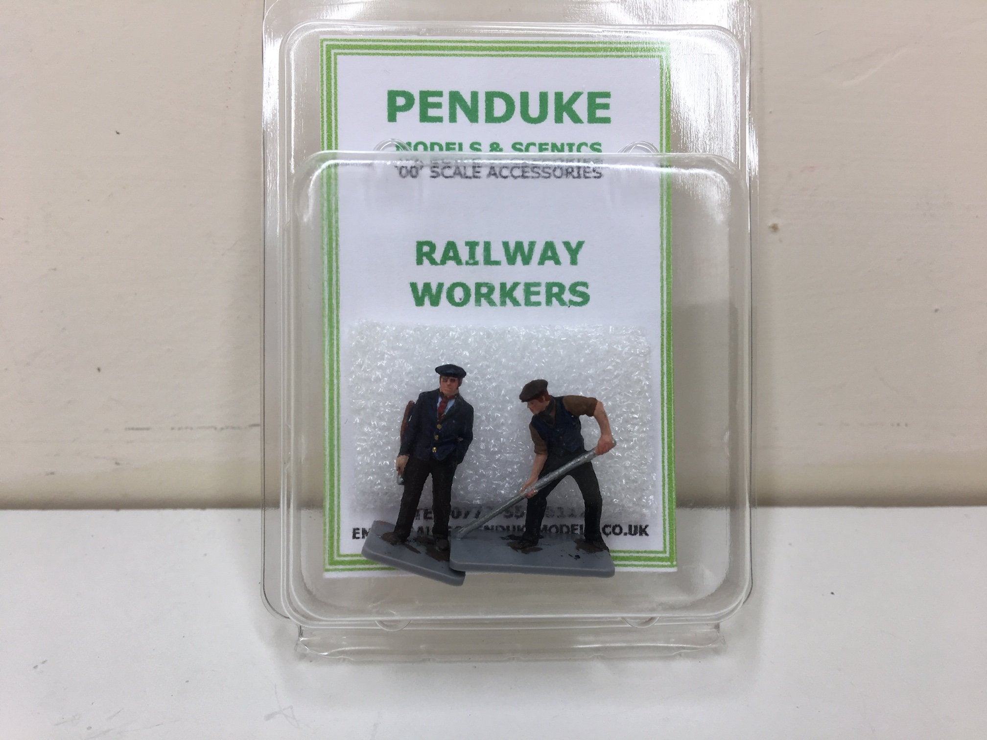 RAILWAY TRACK  WORKERS SUPER DETAIL 00 GAUGE