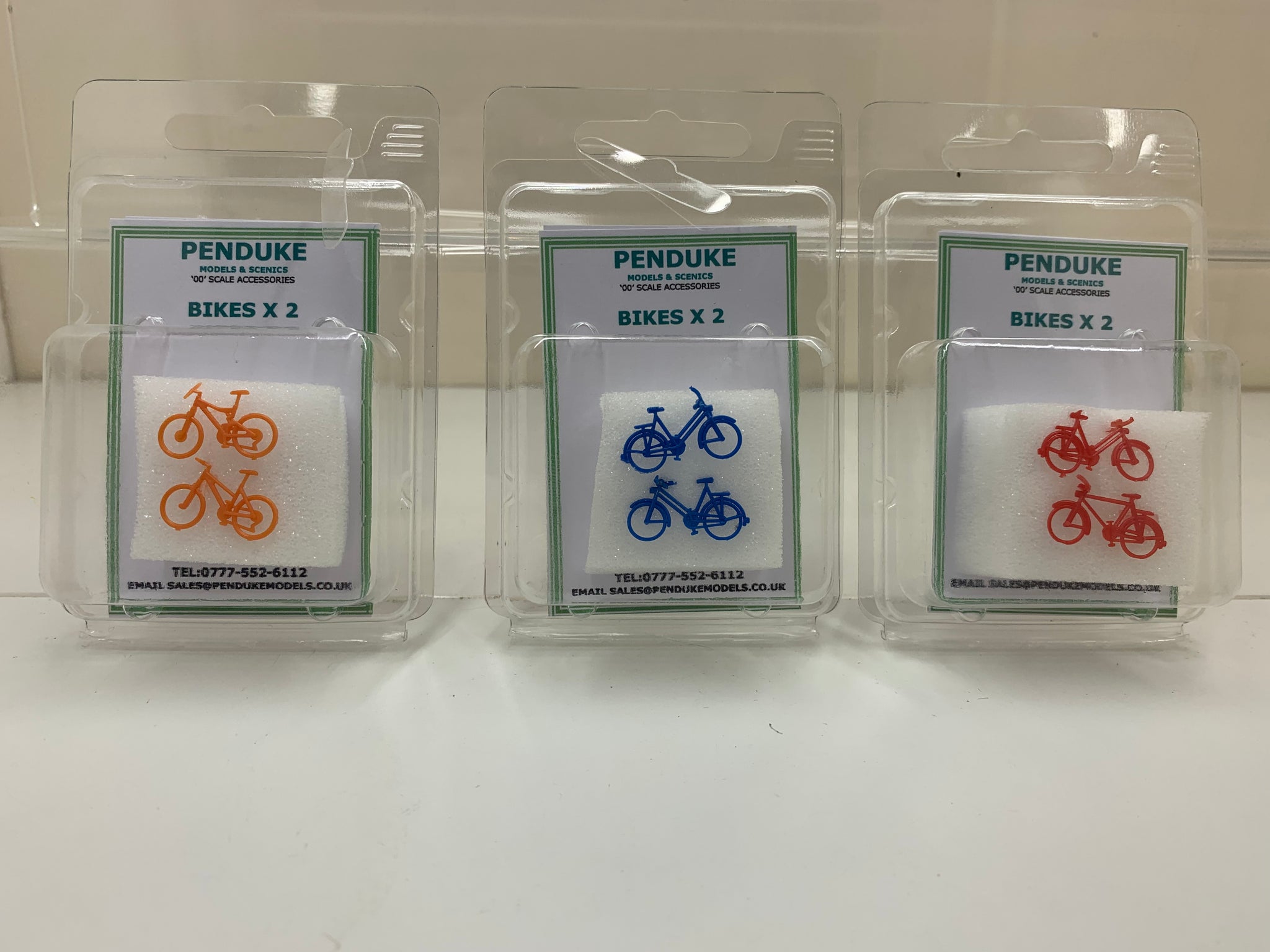 BICYCLES X 2 SCALE OO