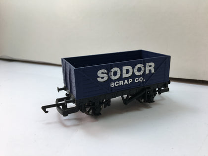 HORNBY THOMAS TANK WAGON  'SODOR  SCRAP CO' OO SCALE