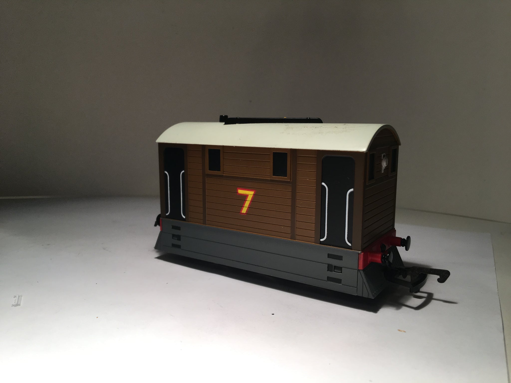 HORNBY THOMAS TANK ENGINE "TOBY" TRAM No 7 OO SCALE